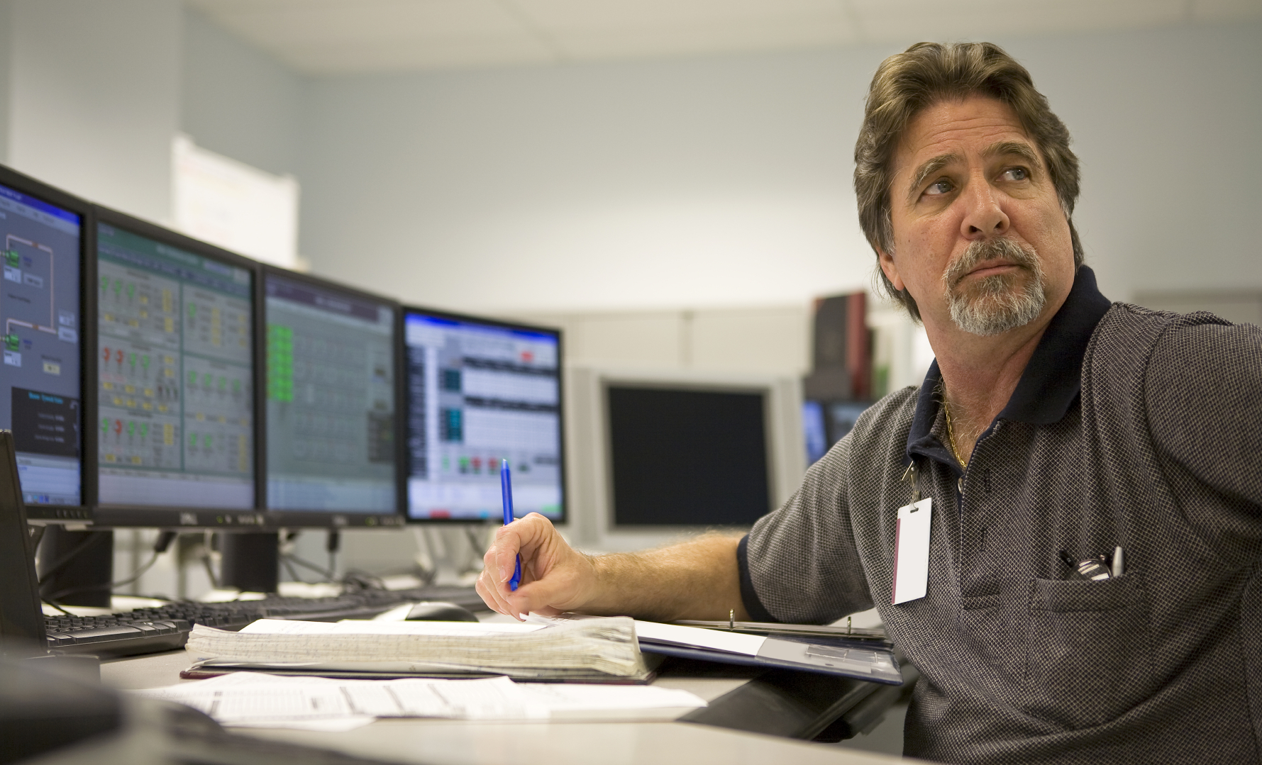 如何才能普及V2V和V2X？引入廣告投放或許有所幫助。