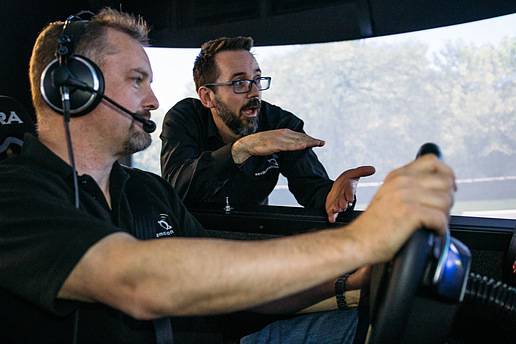 如何對抗 自動駕駛 所產生的暈車困擾？ 